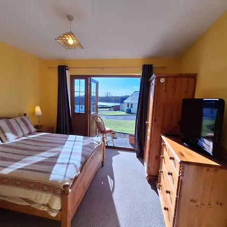 Beautiful Lakeside Holiday Home Enniskillen Exterior photo